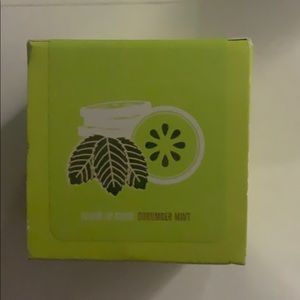 Jeffree Star cucumber mint lip scrub